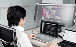 新沂 ,php声明和调用变量的符号是什么？